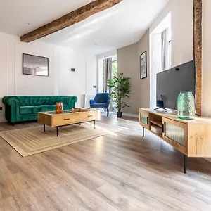 https://plaza-de-los-tres-pilares-by-the-urban-hosts.bilbaohotelsspain.com